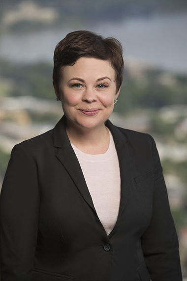 Beth Echols headshot